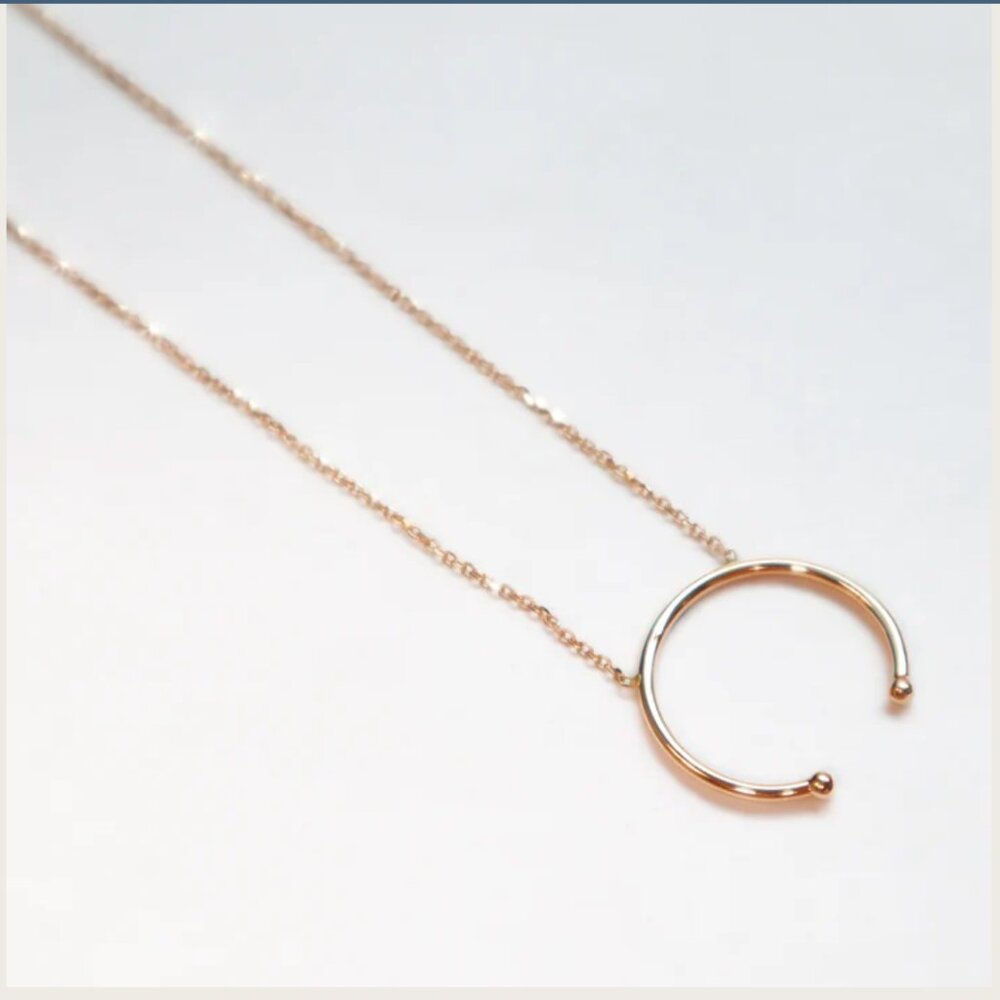 18k Yellow Gold Circle Necklace - Picture 4 of 6